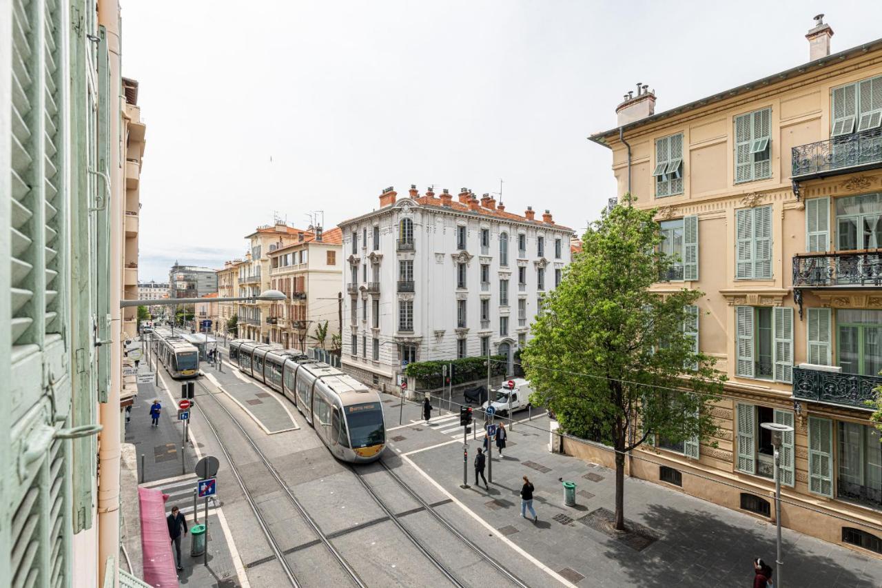 Large 3 Bdr Center * Nice