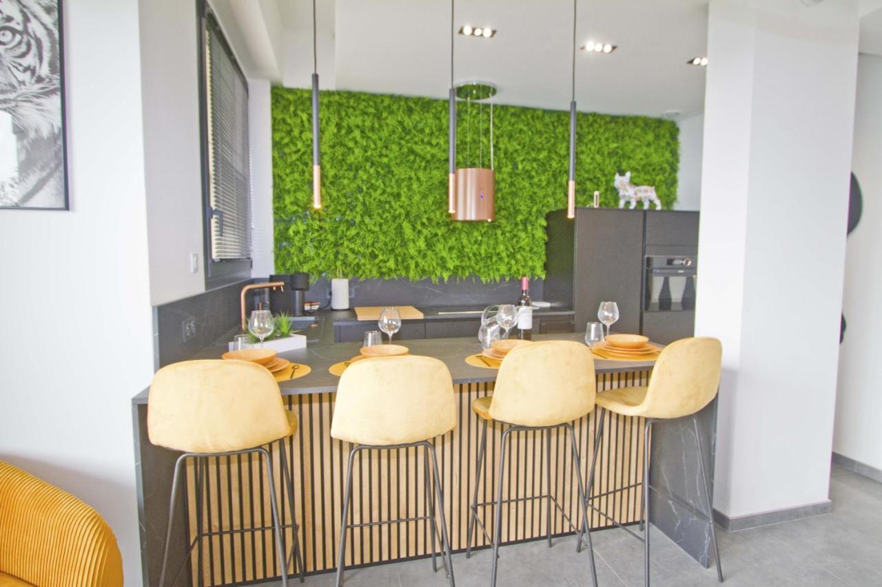 Luxury Garden Jacuzzi Promenade Apartment *