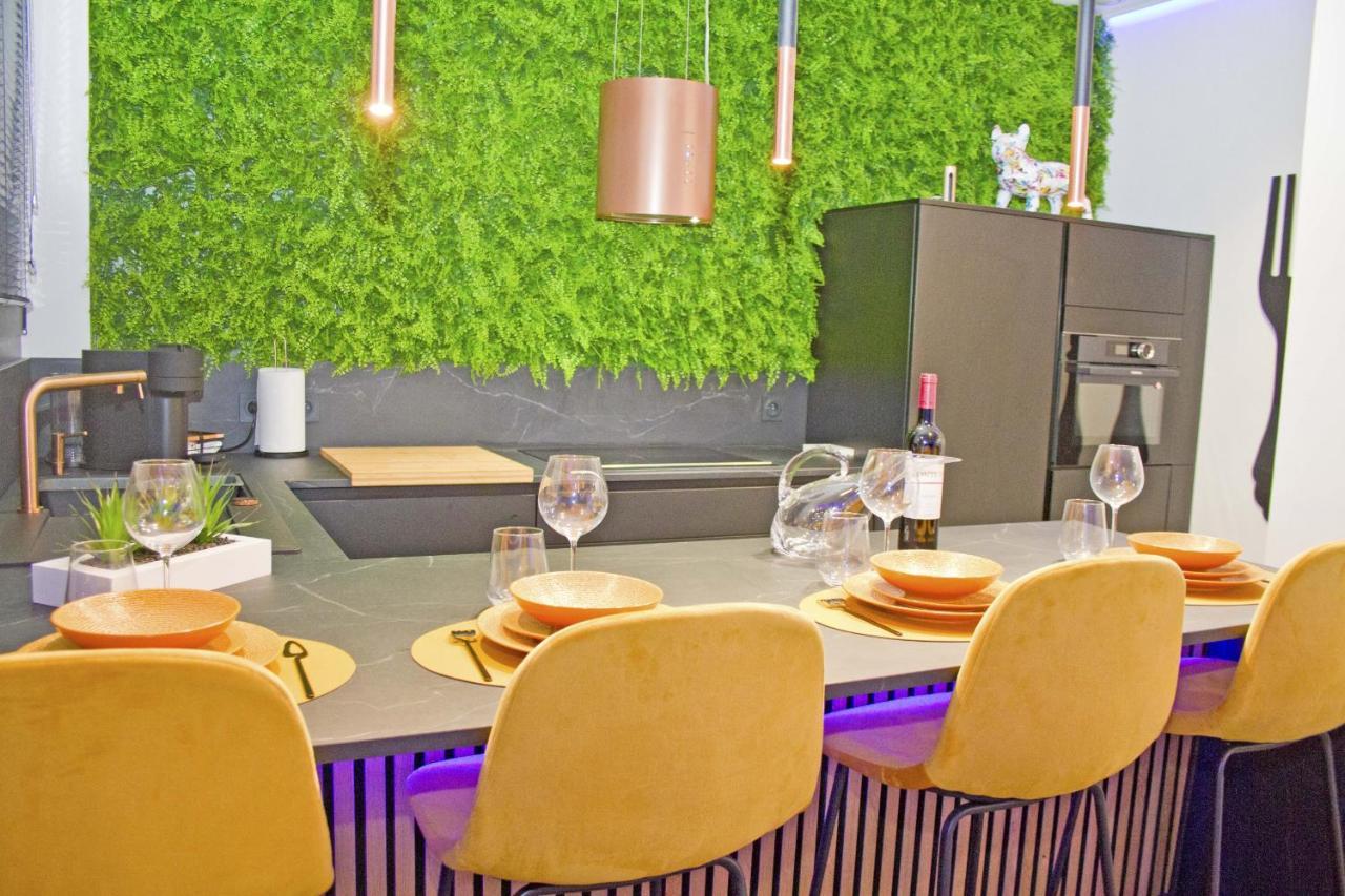 Luxury Garden Jacuzzi Promenade *