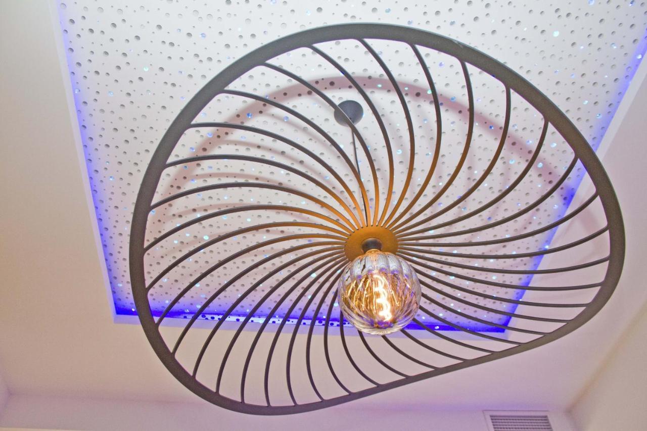 Apartment Luxury Garden Jacuzzi Promenade