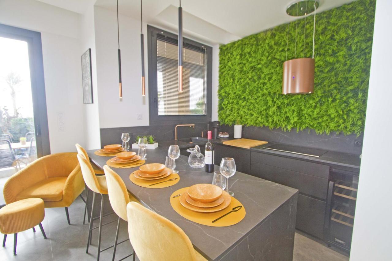 Luxury Garden Jacuzzi Promenade *