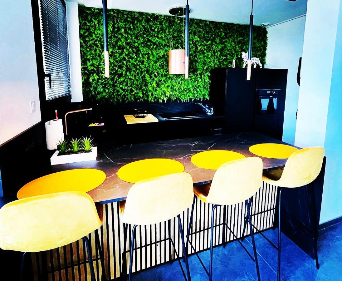 Apartment Luxury Garden Jacuzzi Promenade