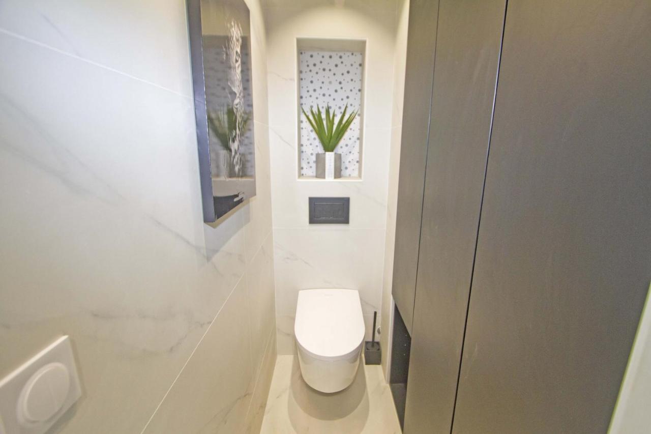 Apartment Luxury Garden Jacuzzi Promenade