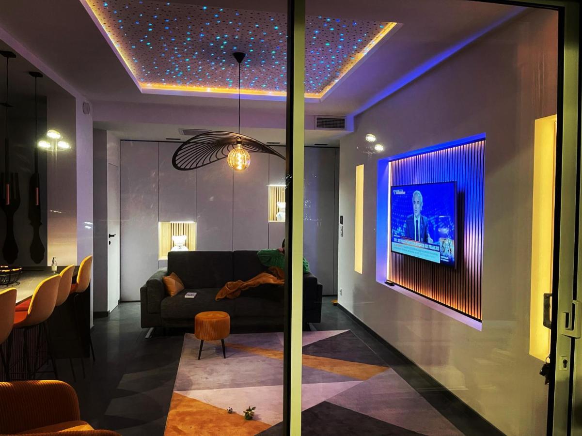 Luxury Garden Jacuzzi Promenade *