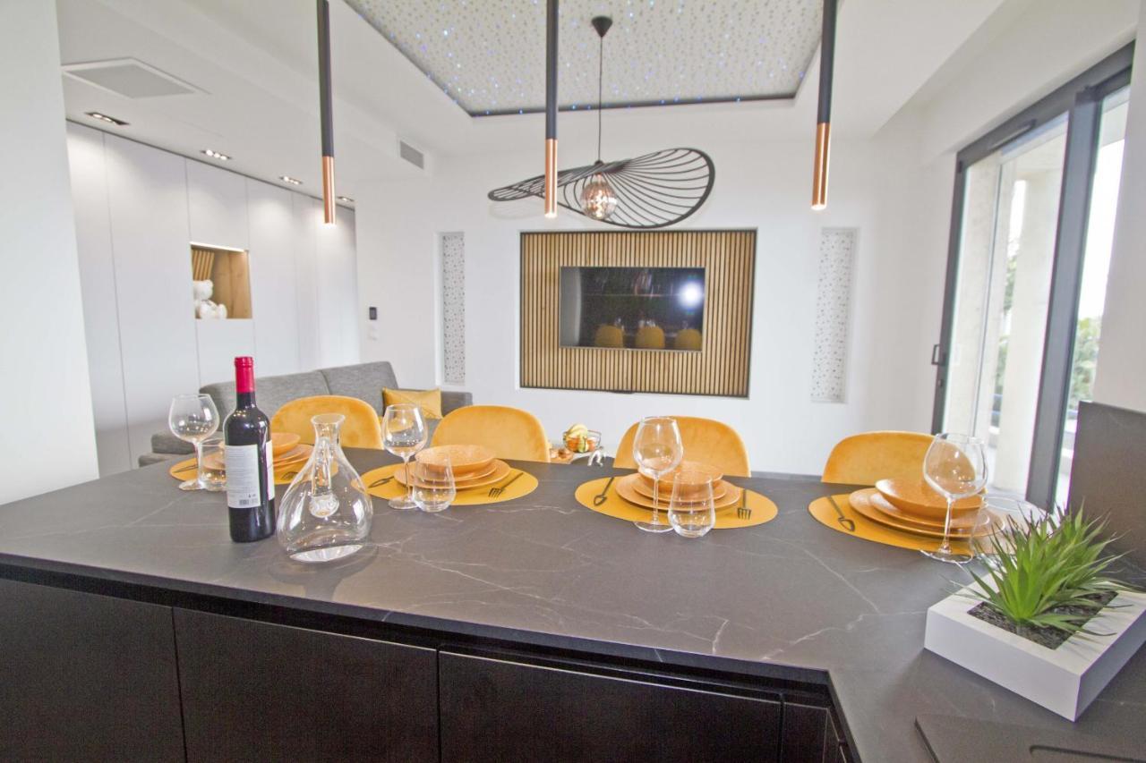 Luxury Garden Jacuzzi Promenade Apartment *