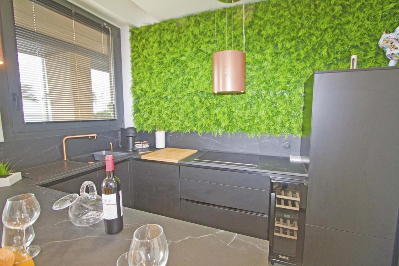 Apartment Luxury Garden Jacuzzi Promenade