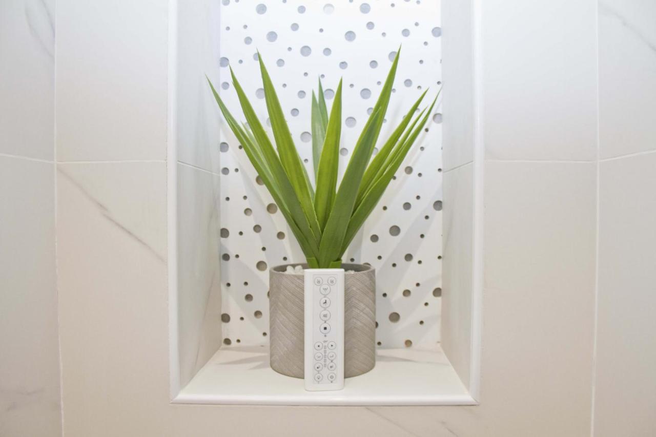 Luxury Garden Jacuzzi Promenade *