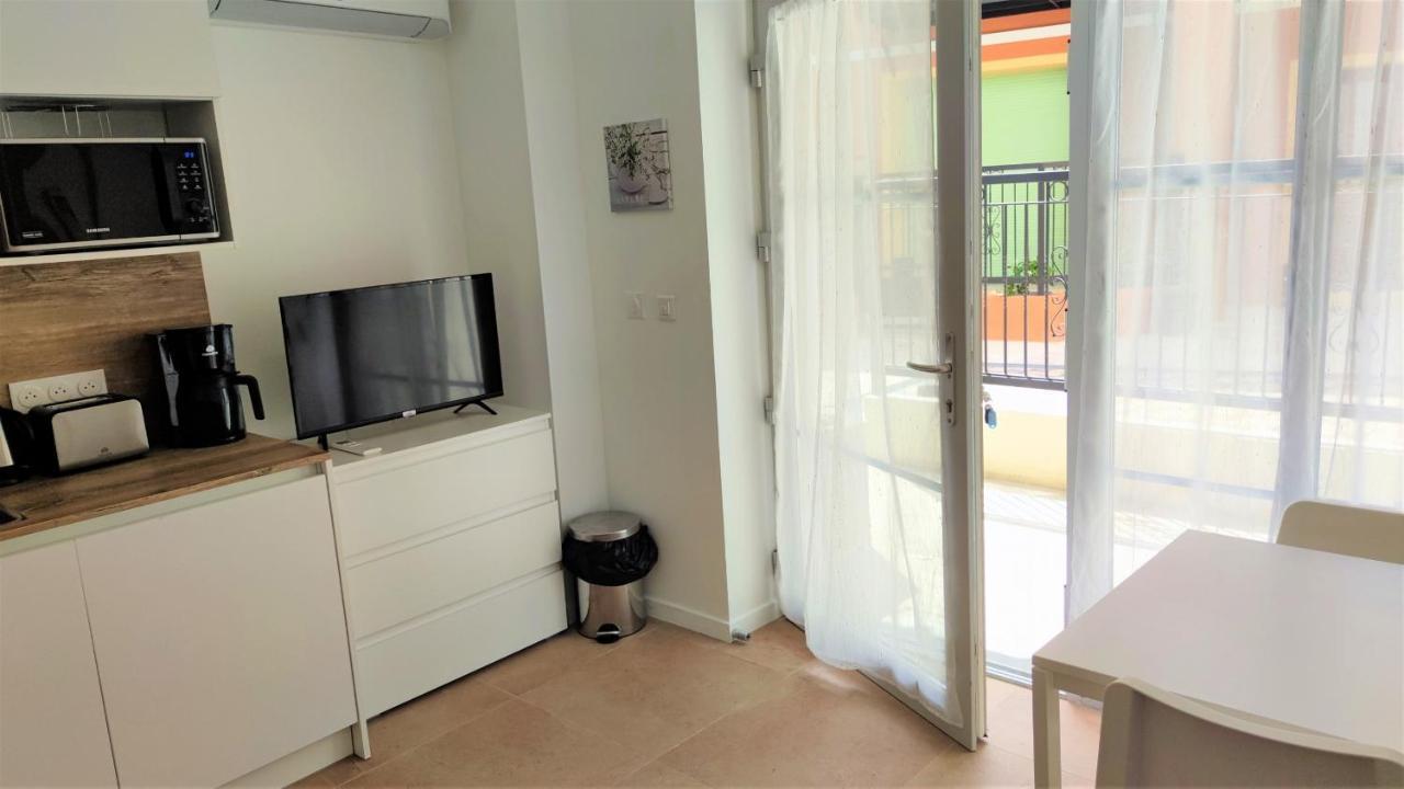 Delille Centre 08 Apartment