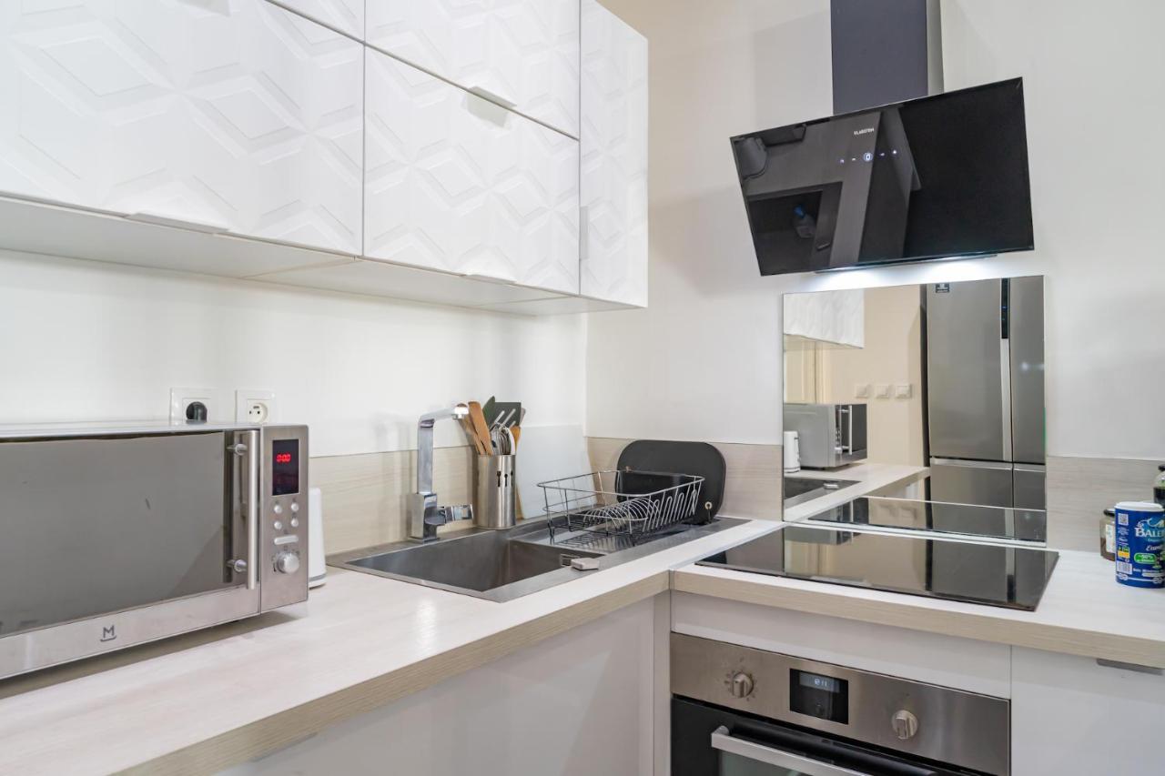 Super Au Coeur De Nice! Bonnes Apartamento
