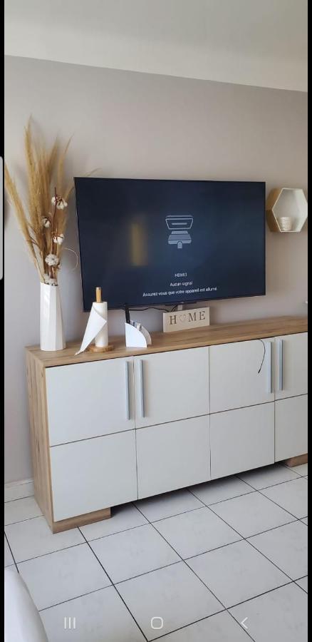 Appartement Parking Gratuit A Cote Appartement 2 Chambres 47M2 Climatise A Cote Aeroport-Tram Sur Place-Plage 6 Min-Centre Ville 16 Min Avec Tram-Free Parking, 47M2 Apartment 2 Rooms,Air-Conditioned Next To The Airport- Tram On Spot- 6 Min Beach- 16Min Center Nice