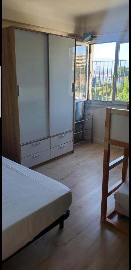 Parking Gratuit A Cote Appartement 2 Chambres 47M2 Climatise A Cote Aeroport-Tram Sur Place-Plage 6 Min-Centre Ville 16 Min Avec Tram-Free Parking, 47M2 Apartment 2 Rooms,Air-Conditioned Next To The Airport- Tram On Spot- 6 Min Beach- 16Min Center * Nice