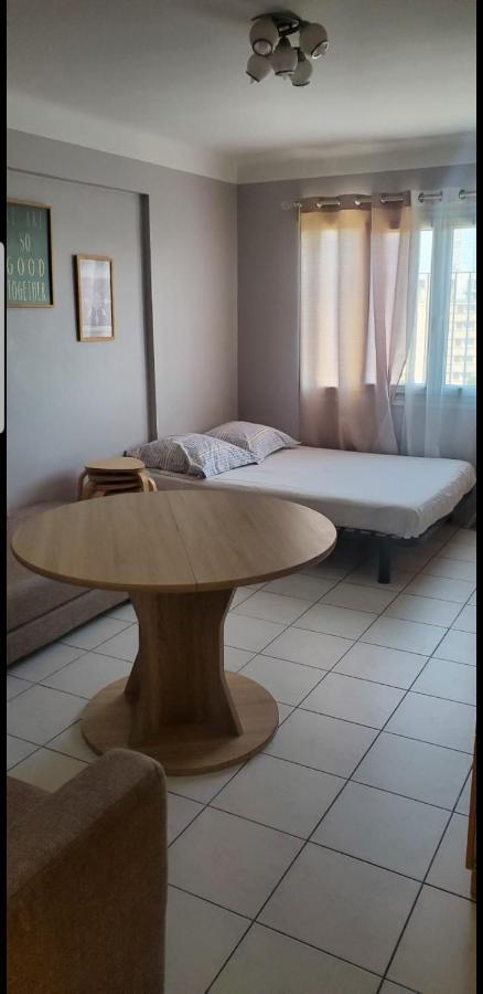 Appartement Parking Gratuit A Cote Appartement 2 Chambres 47M2 Climatise A Cote Aeroport-Tram Sur Place-Plage 6 Min-Centre Ville 16 Min Avec Tram-Free Parking, 47M2 Apartment 2 Rooms,Air-Conditioned Next To The Airport- Tram On Spot- 6 Min Beach- 16Min Center Nice