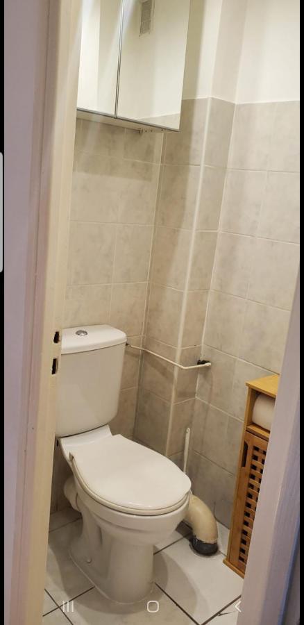 Parking Gratuit A Cote Appartement 2 Chambres 47M2 Climatise A Cote Aeroport-Tram Sur Place-Plage 6 Min-Centre Ville 16 Min Avec Tram-Free Parking, 47M2 Apartment 2 Rooms,Air-Conditioned Next To The Airport- Tram On Spot- 6 Min Beach- 16Min Center Appartement Nice