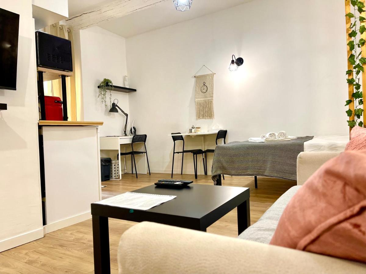 Cosy Modern In The Heart Of With Ac Apartment *