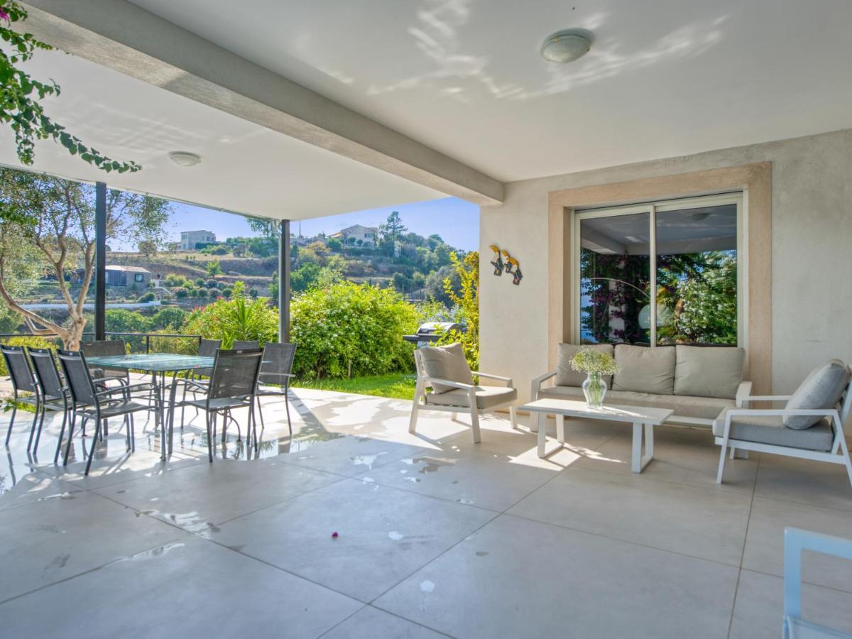 Villa Wonderful And Quiet With Large Garden And Pool In - Welkeys Nice
