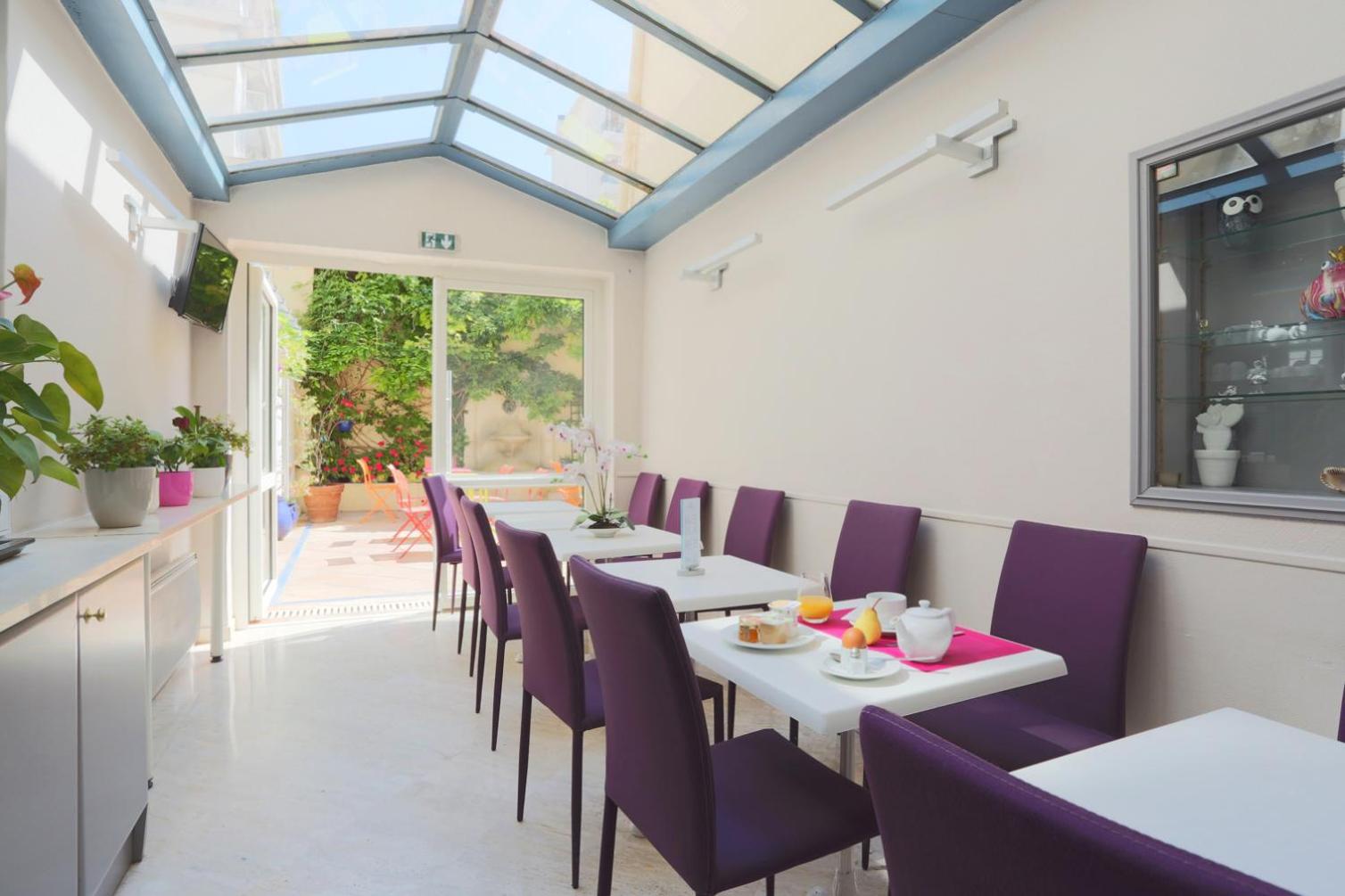 Hotel De La Fontaine 3*