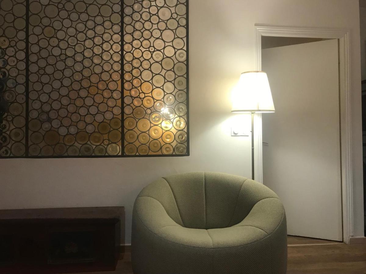 Spacious And Bright Flat Close To The : Heart Of Old Apartment