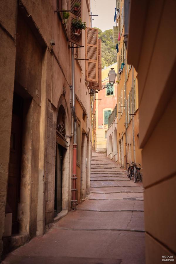 Spacious And Bright Flat Close To The : Heart Of Old Apartment