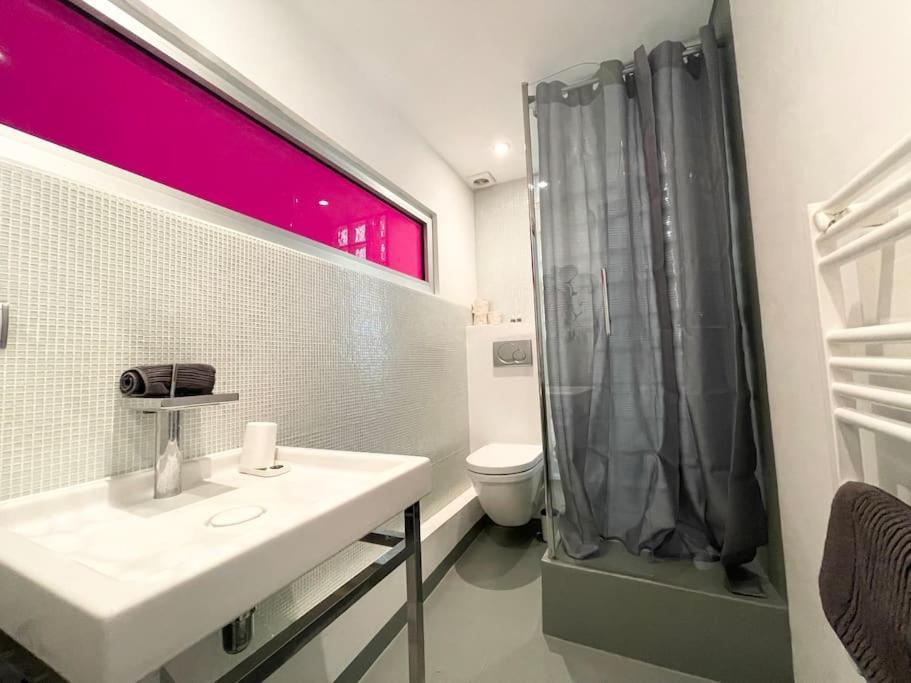 Apartment Homelivia, Fuchsialand, Lieu Cosy, Atypique Style Industriel *