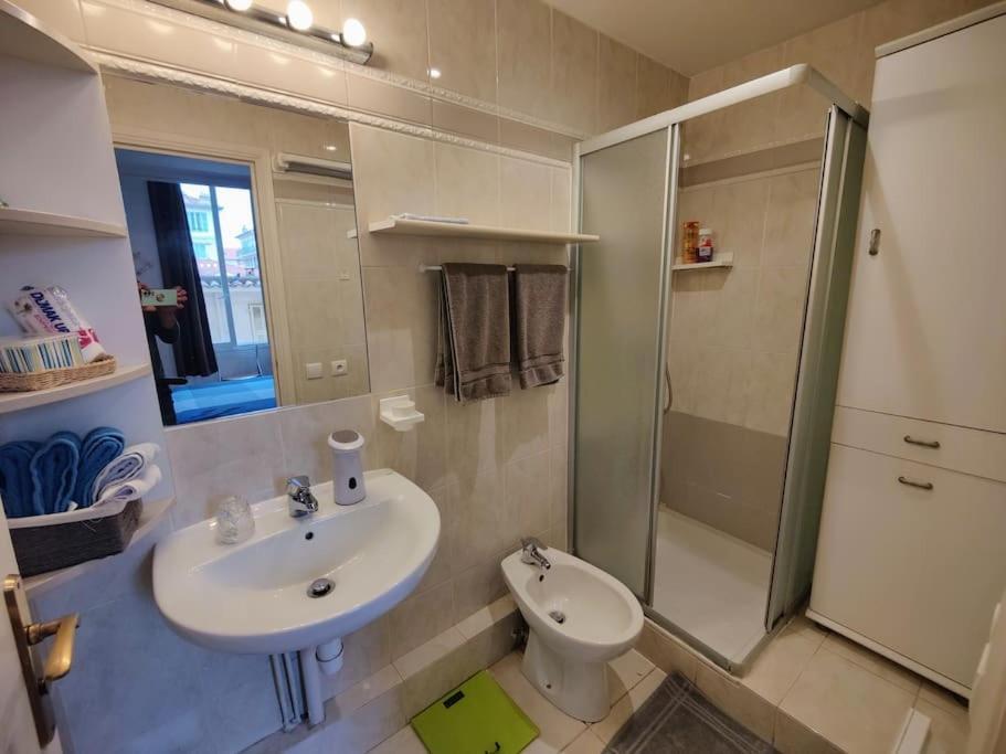 Apartment Proche Et Commerces Nice