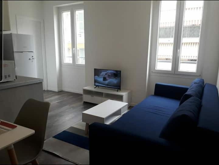 Air-conditioned And Free Wifi Next To Promenade Des Apartamento *