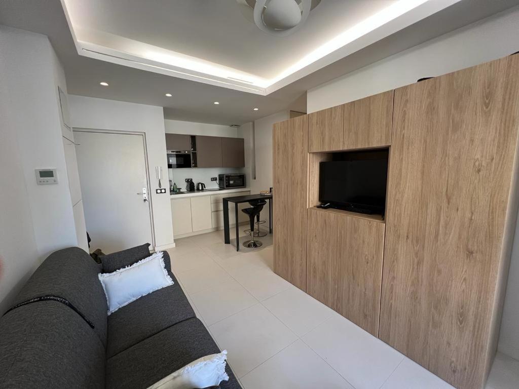 T2 Carre D'or * Nice