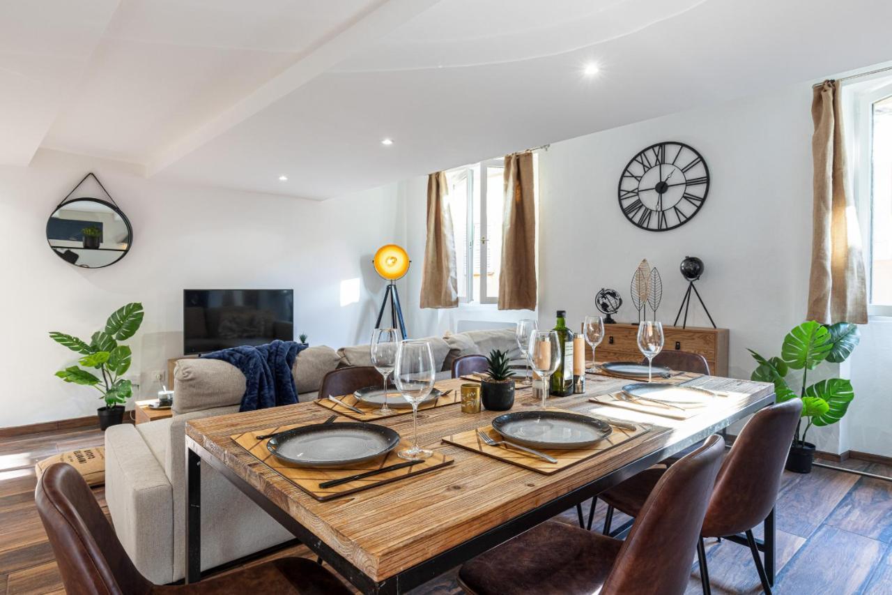 Spacious 2 Bdr Old Town Heart Nice