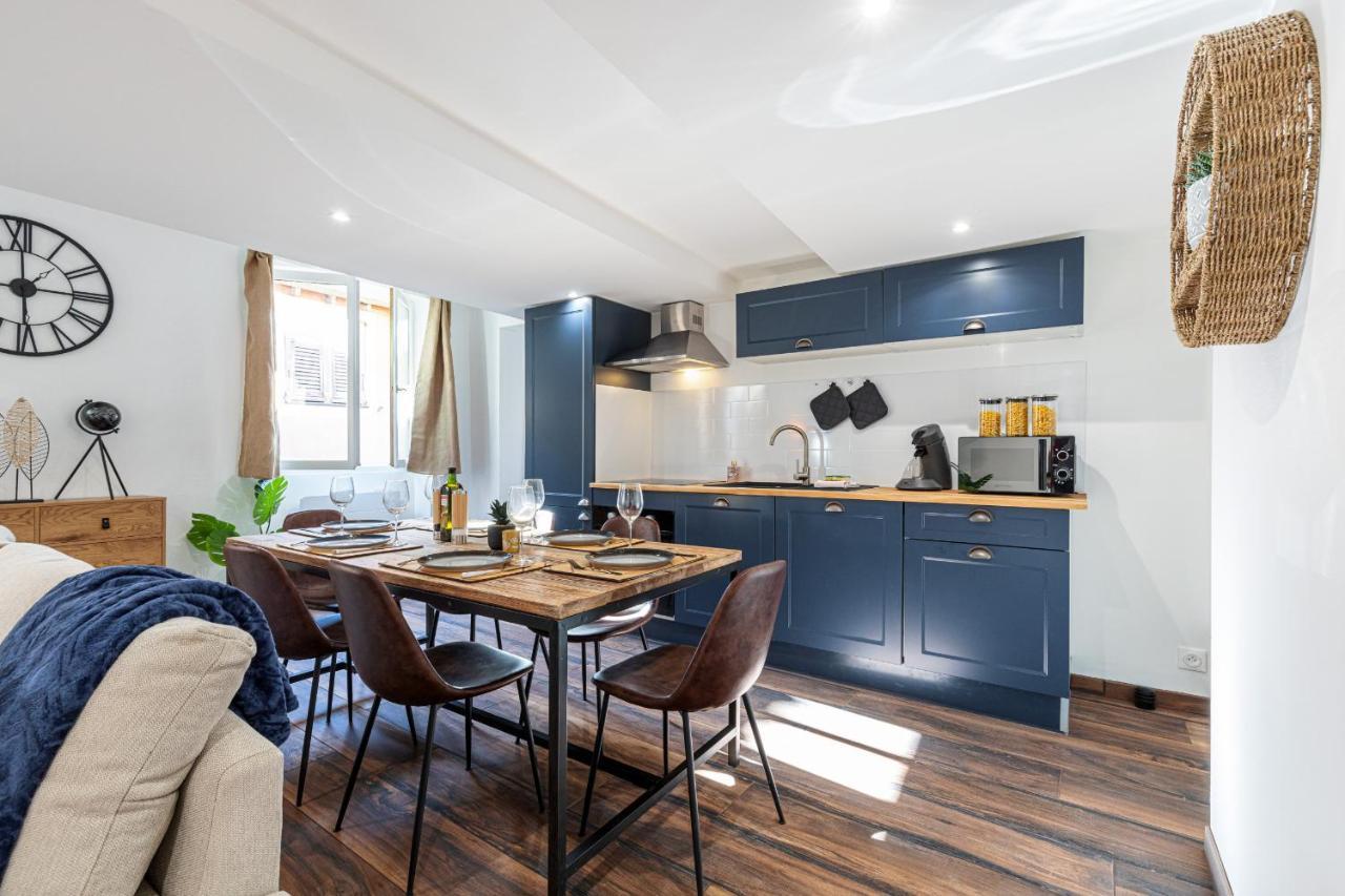 Spacious 2 Bdr Old Town Heart * Nice