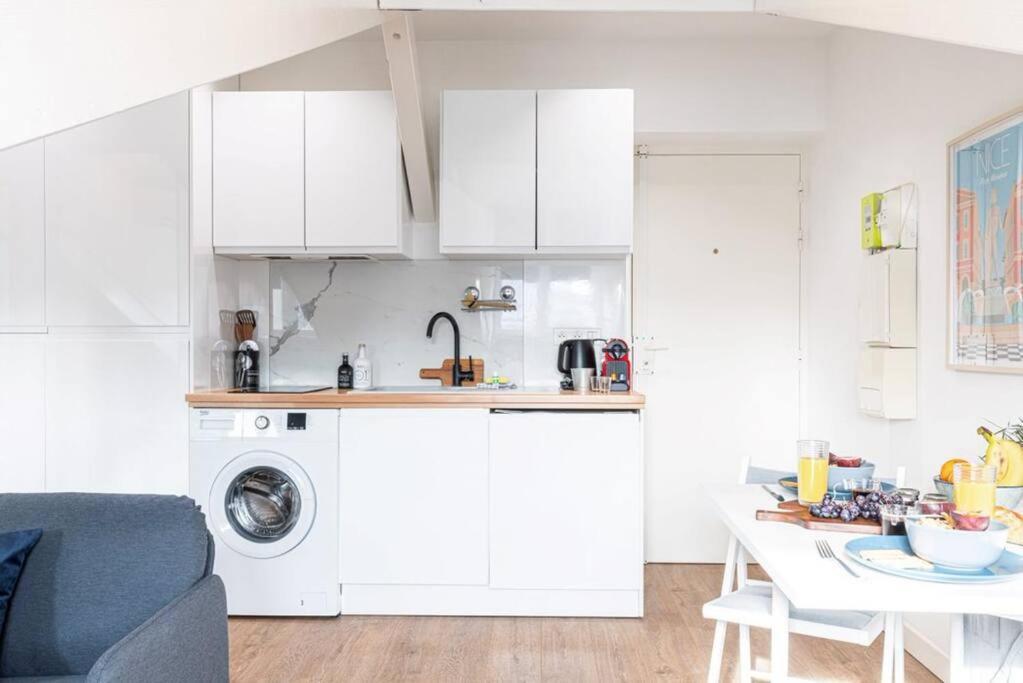 Deroulede - Superb Studio Suite W Ac Downtown Apartment *