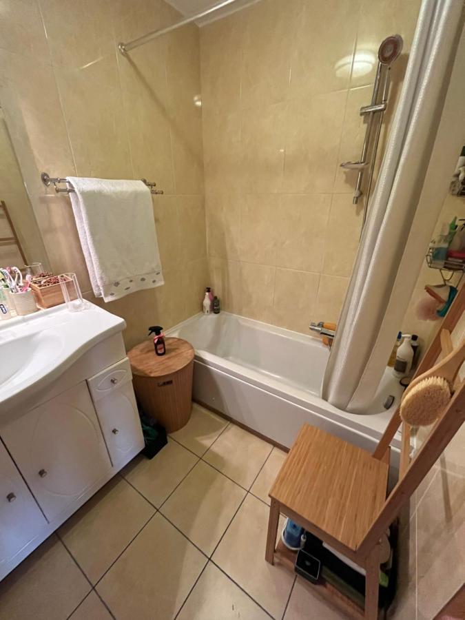 Privee Avec Terrasse Au Port De *