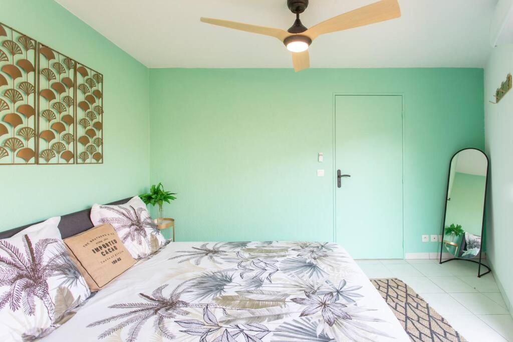 L44 1bdr Flat 10mins Walk To Port/balcon, Parking, Ac * Nice