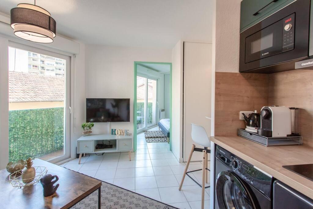 L44 1bdr Flat 10mins Walk To Port/balcon, Parking, Ac Apartment Nice