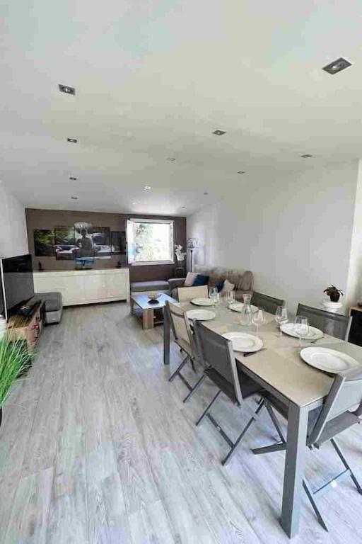 Romantic In The South Of France With A Private Garden , Pool And A Terrace Nice