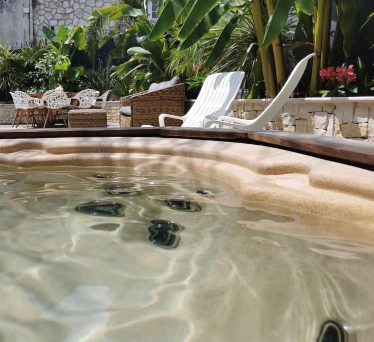 La Petite Nicoise Au Jacuzzi A 3 Min De La Villa