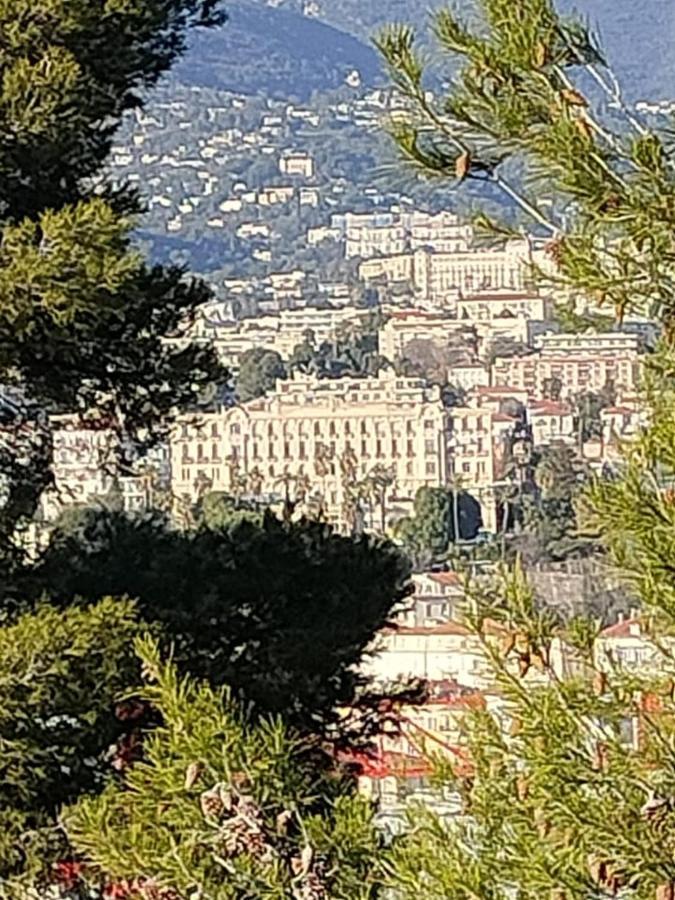 Unique, Et Calme