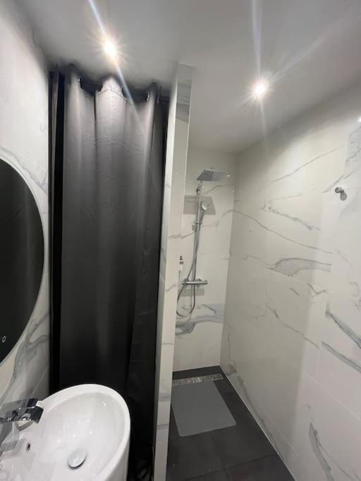 Charming 1 Bed Flat In Nice, 300m From *