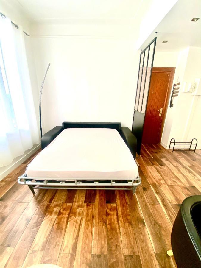 Grand T2 En Rez De Chaussee Avec Grande Terrasse Proche Du Centre Tramway A 2 Mn