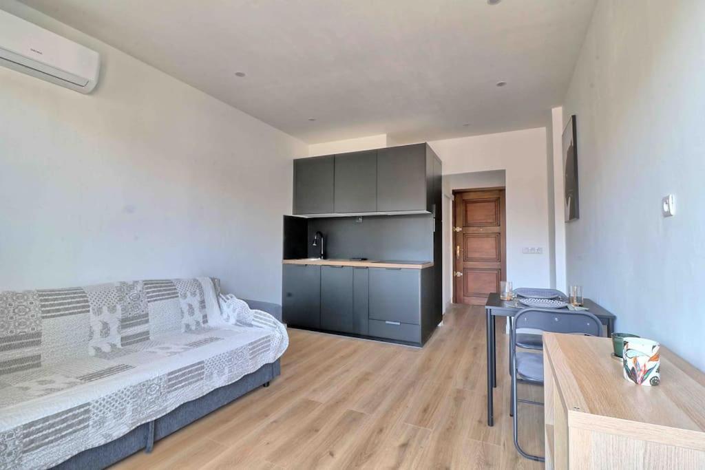 Acces Direct Promenade Des - Negresco *