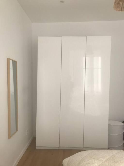 3 Bed Modern Flat Close To The * Nice
