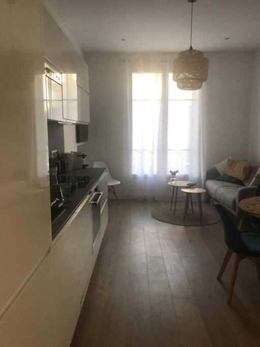Apartment 3 Bed Modern Flat Close To The