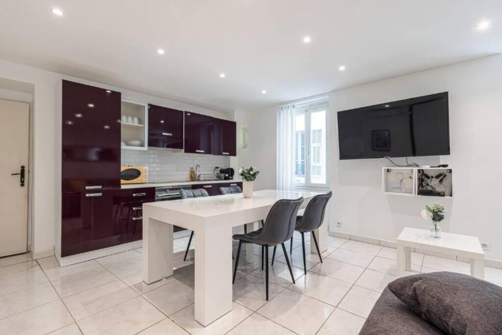 Grand Appartement- Le Port A/c Apartment