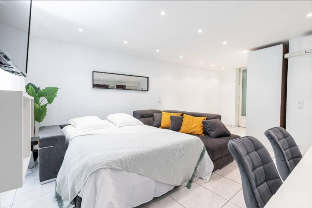 Grand Appartement- Le Port A/c Apartment Nice