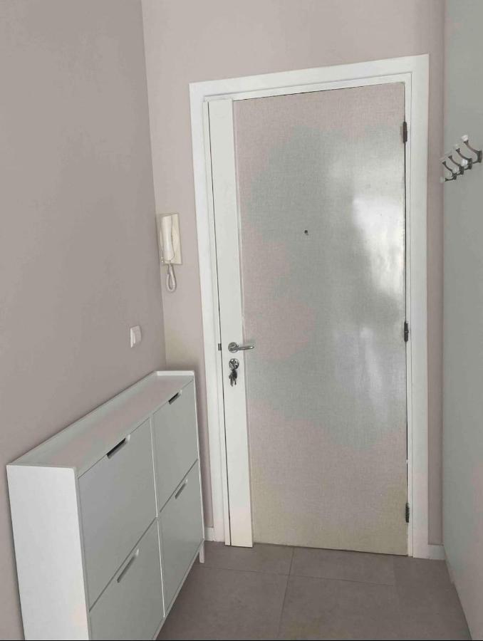 The Entire 2 Rooms, Balcony, Sea View * Nice