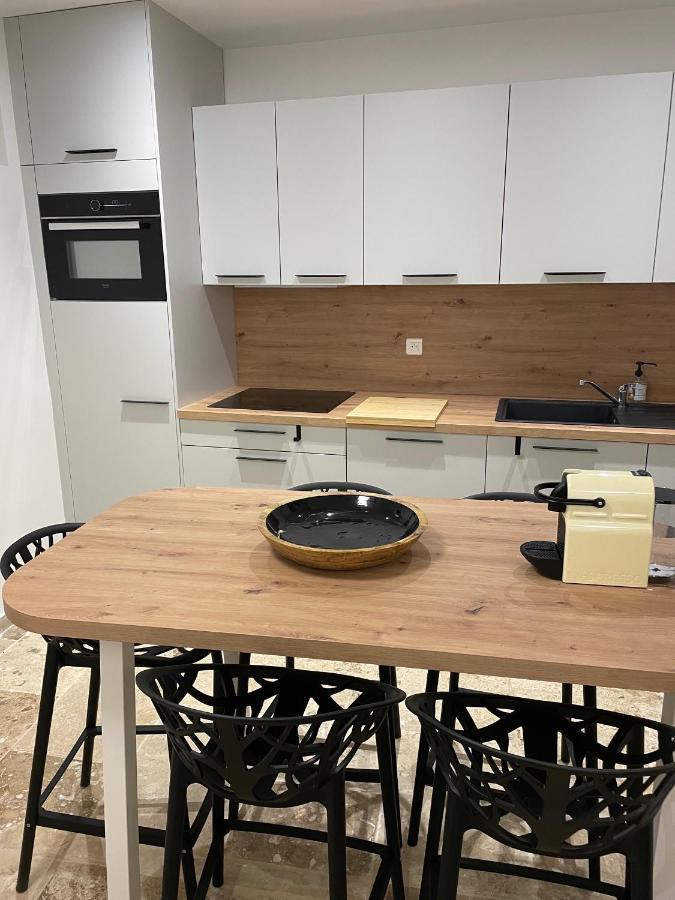 Vieux-nice 3 Pieces Confortable Et Calme *