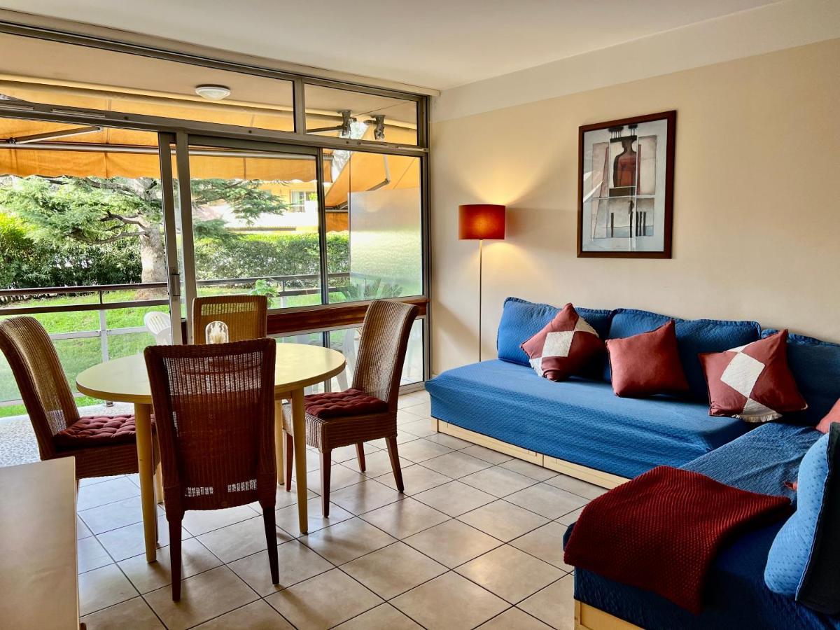 Seaside Pool And Tennis