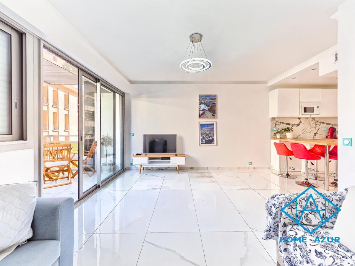 Royal Lux Spacious Seaside Pool * Nice
