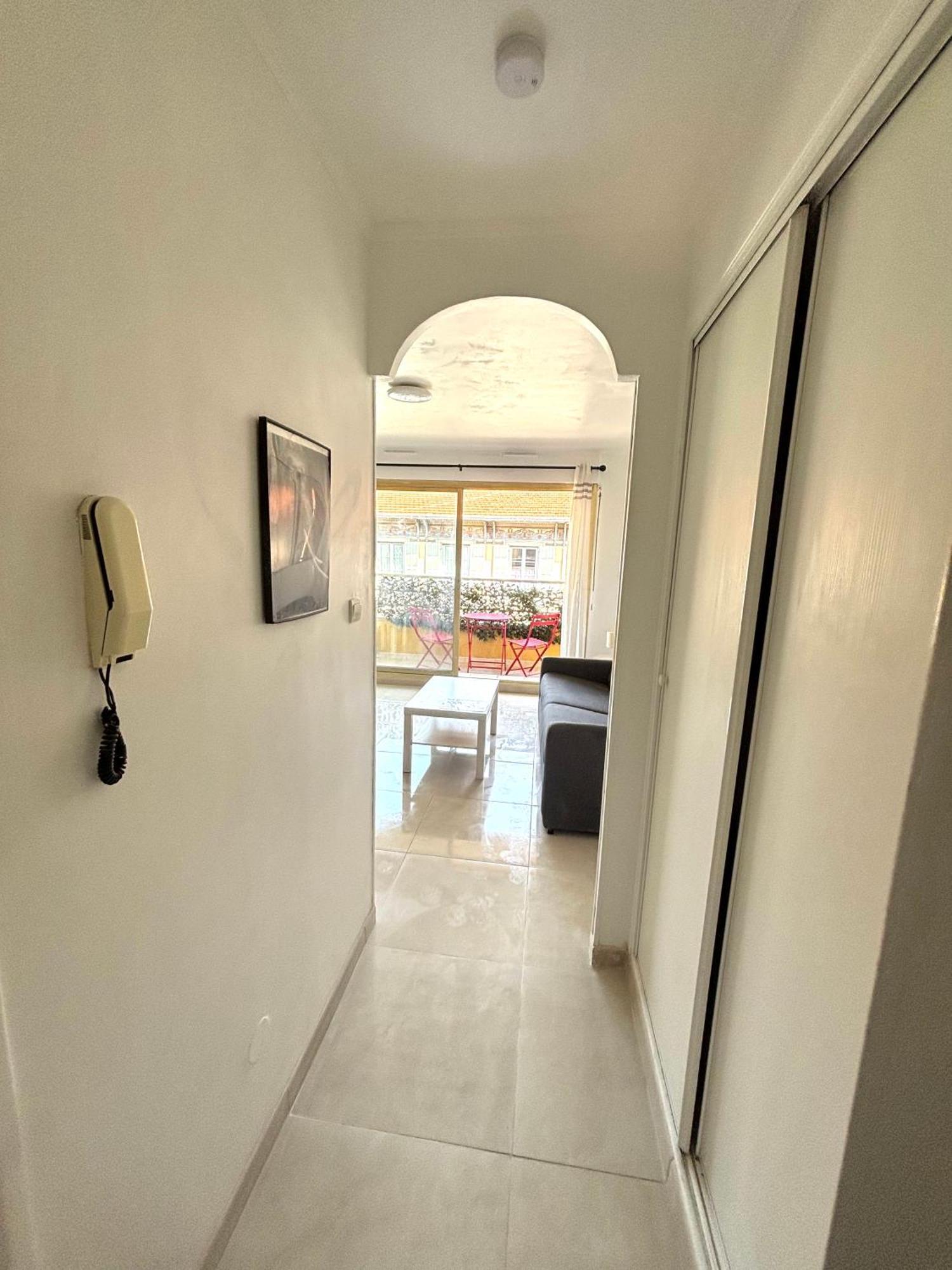 Centre Garibaldi Port Apartment *