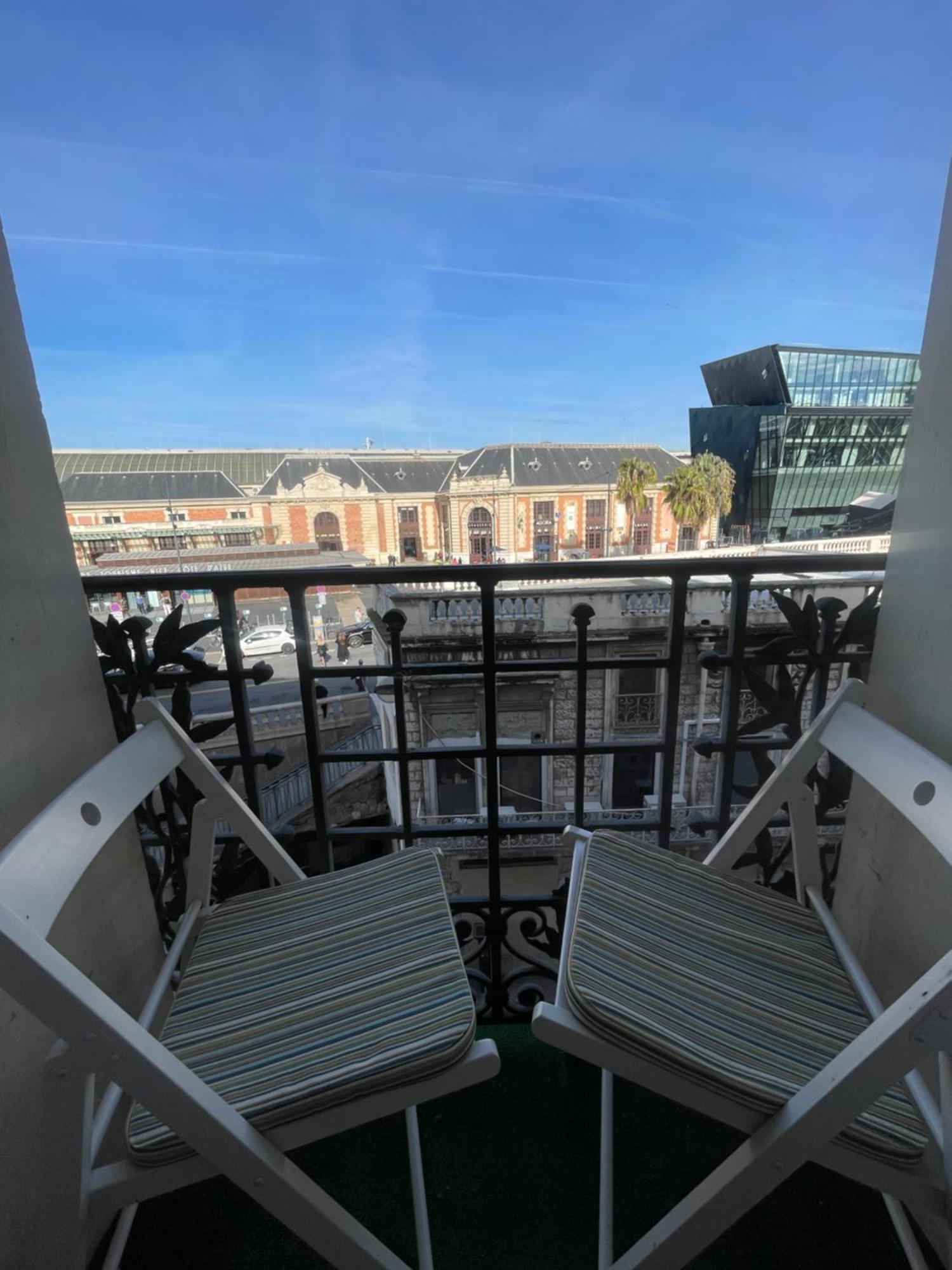 Cosy En Face De La Gare