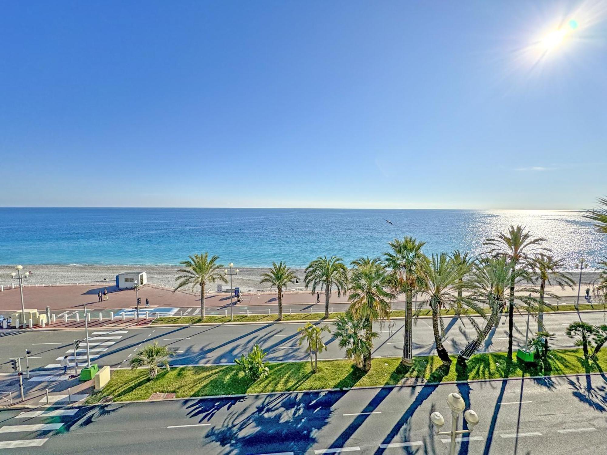 Cosy Sea Front France Apartment Nice
