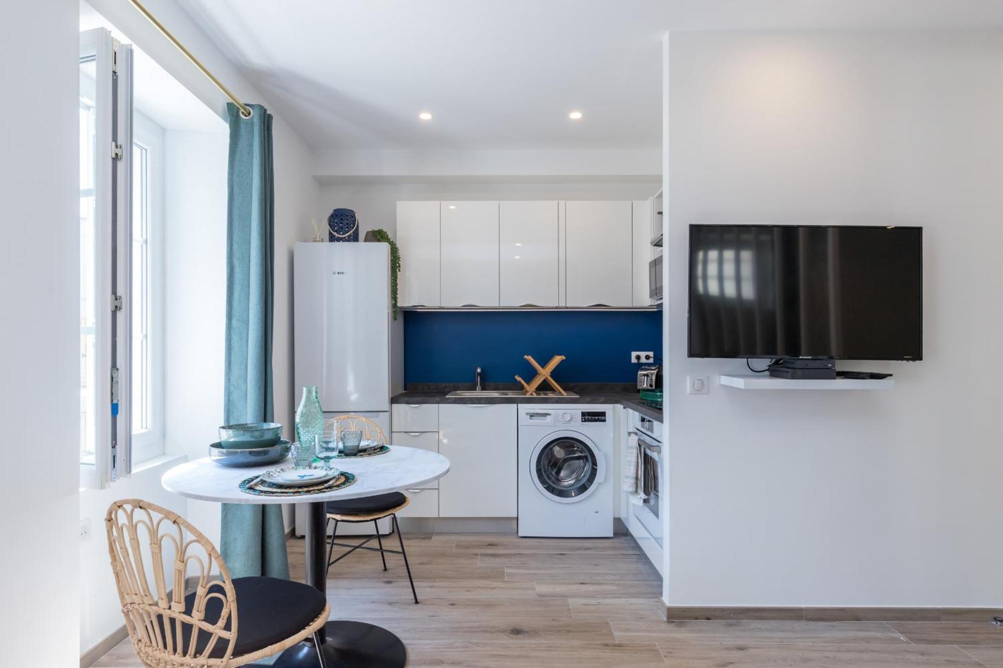 Lovely Center Heart - Ac Apartment